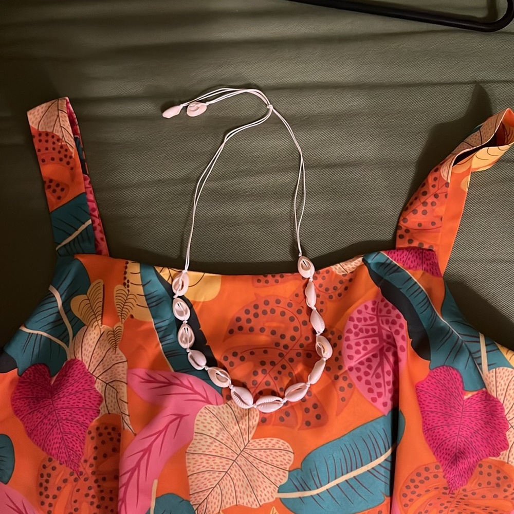 White Shell necklace